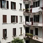 アパート Garibaldi Isola - 80m From Garibaldi Station & 10min From Station *