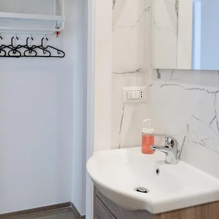 Garibaldi Isola Apartament